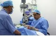وزیر بهداشت دست به تیغ شد+ عکس
