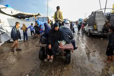 چادرهای خان یونس غرق در آب شد