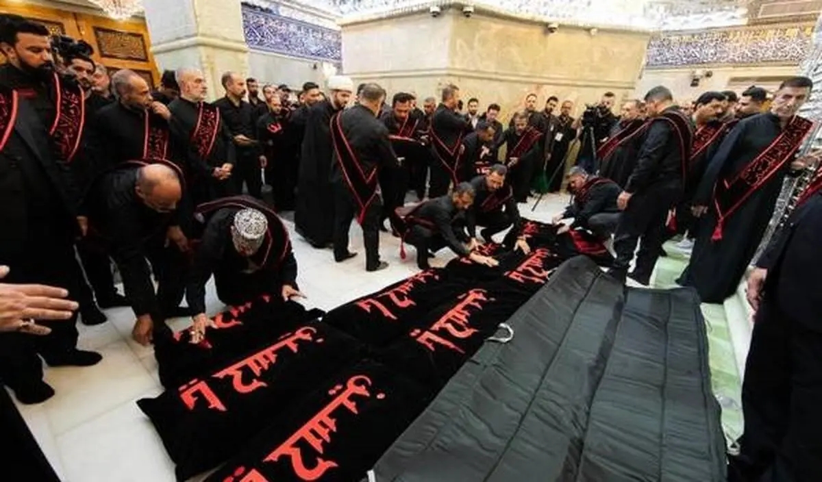 ضریح حرم امام حسین(ع) سیاهپوش شد 