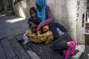 عکس زن سوری در خیابانهای استانبول