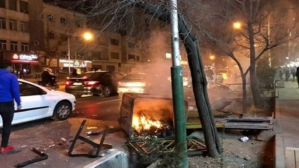 لندن از اغتشاشگران حمایت کرد