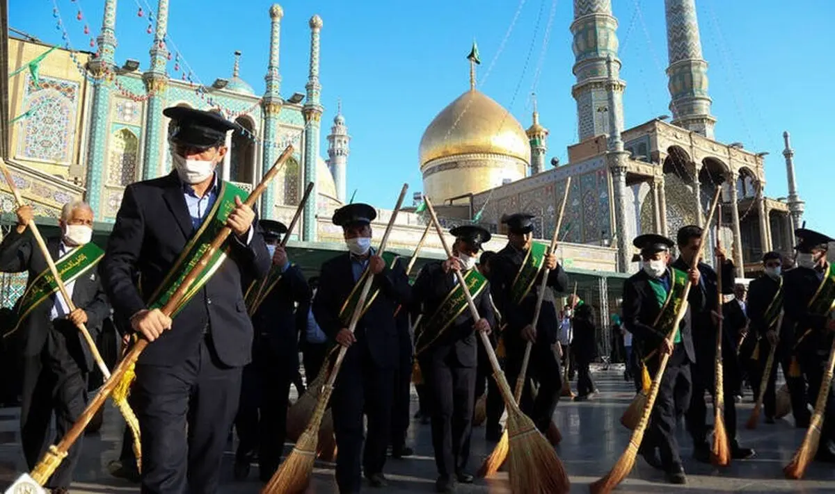 آیین جاروکشی حرم مطهر حضرت معصومه(س)/ تصاویر