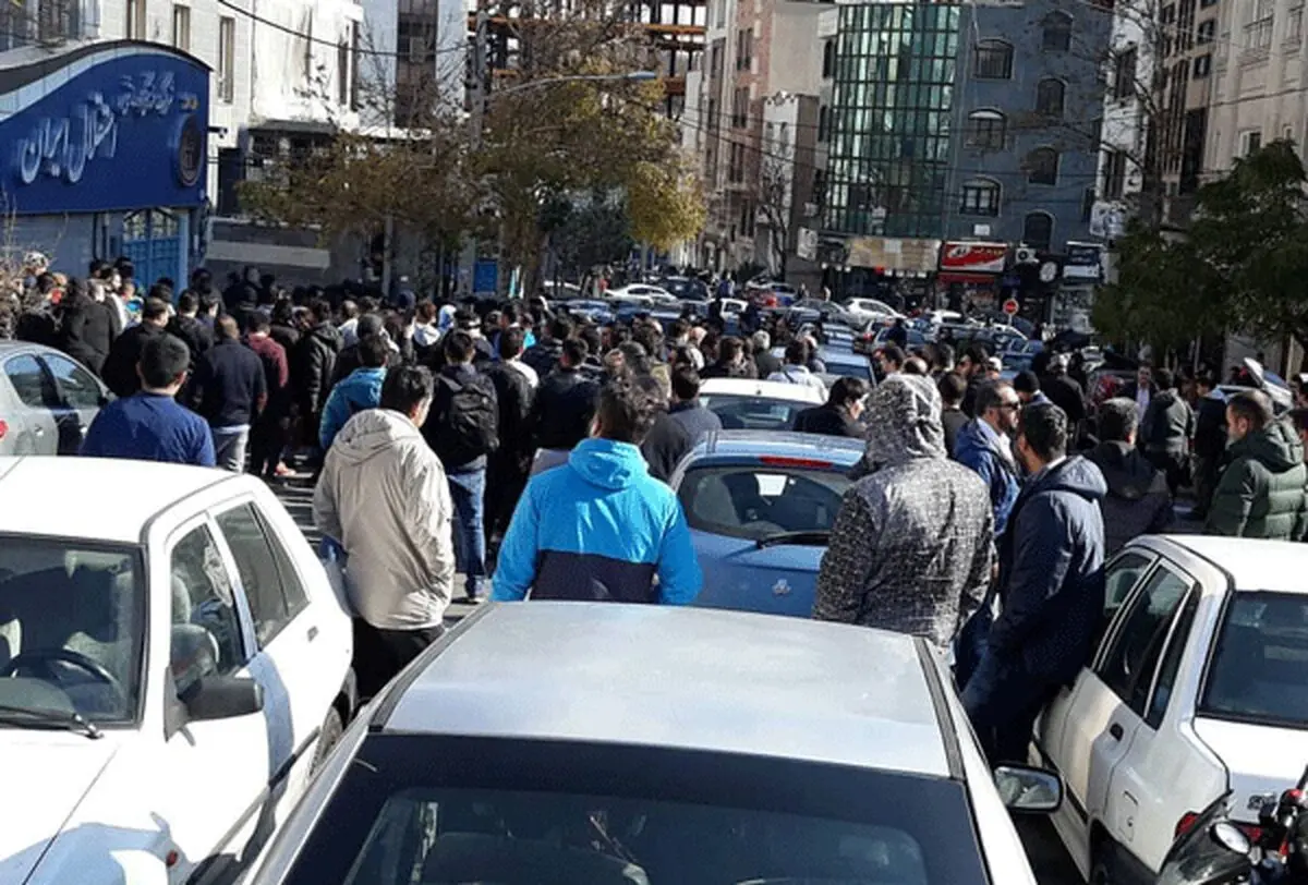 تجمع شدید استقلالی‌ها؛ عکس‌های استراماچونی و شعارهای تند! +عکس