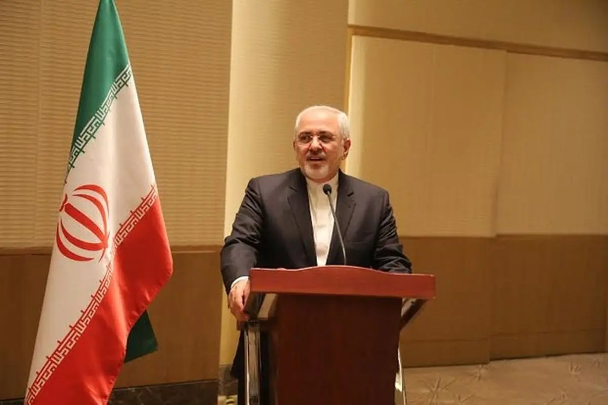 ظریف: ملت ما به جای سربریدن پای صندوق رای حاضر می شوند