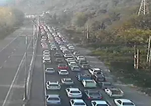 ترافیک در آزاد راه تهران - کرج نیمه سنگین است