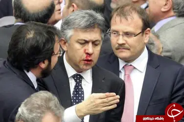 درگیری فیزیکی سیاستمداران