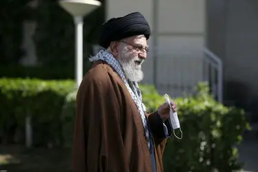 رهبر معظم انقلاب به مناسبت روز دختکاری نهال کاشتند/گزارش تصویری