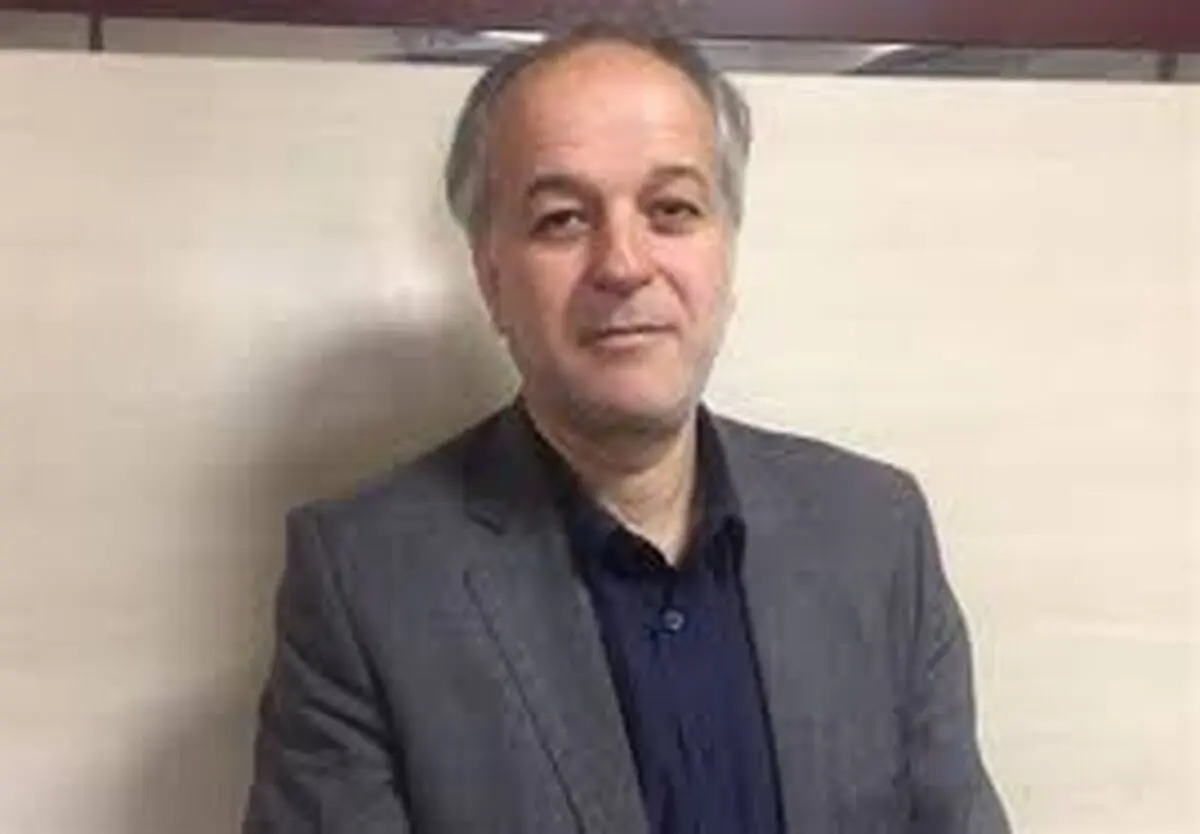 الیاسی: مثل شیر بالای سر تراکتور ایستاده‌ام