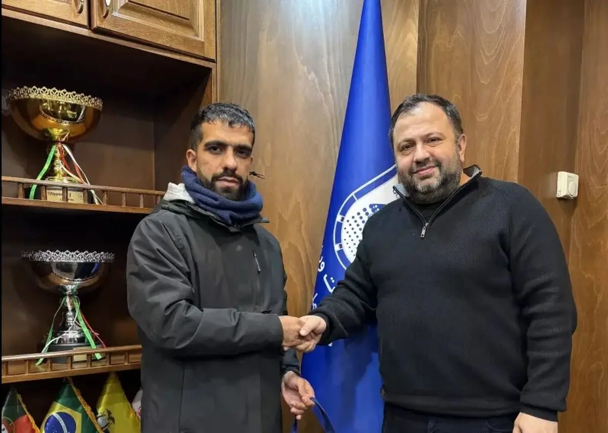 علیرضا بابایی از بازیکن چادرملو اردکان تقدیر به عمل آورد