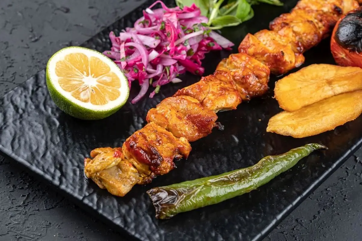 یک وعده غذا بیرون از خانه برای ایرانیها چقدر تمام میشود