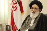 امام جمعه کرج در ساعات اول رای‌گیری/ عکس