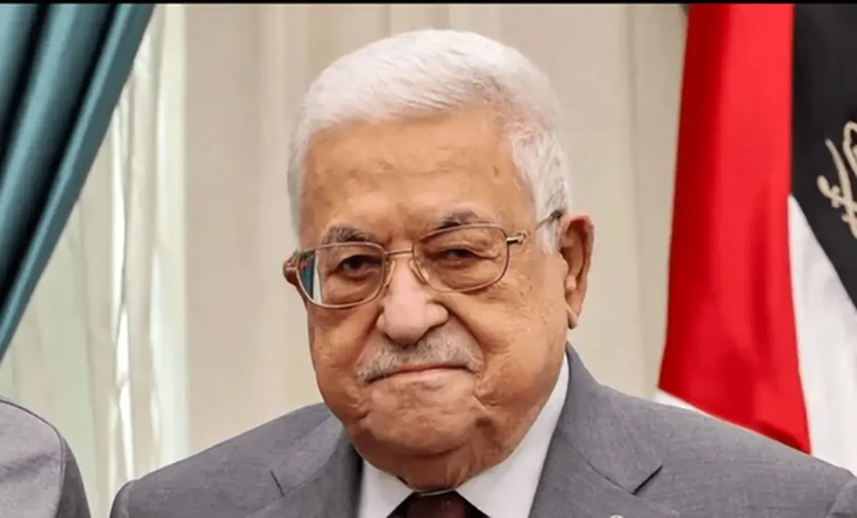 انتقال محمود عباس به بیمارستان