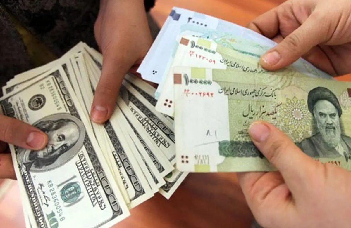 دولت یازدهم هم در مدیریت بازار ارز «احمدینژادی» عمل میکند