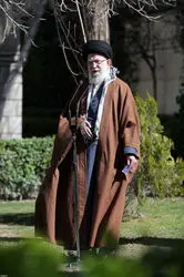 رهبر معظم انقلاب به مناسبت روز دختکاری نهال کاشتند/گزارش تصویری