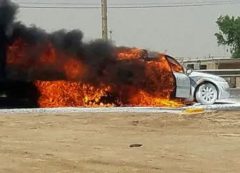 
خودروی مگان در آتش سوخت
