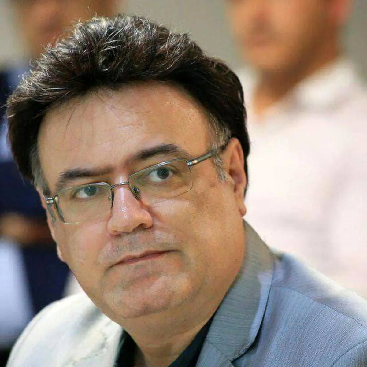 افزایش قیمت بنزین نیازمند رویکرد منطقی و شفاف/سیاست افزایش پلکانی قیمت بنزین با مدیریت ارز و کنترل تورم منجر به کاهش وابستگی به یارانهها می شود