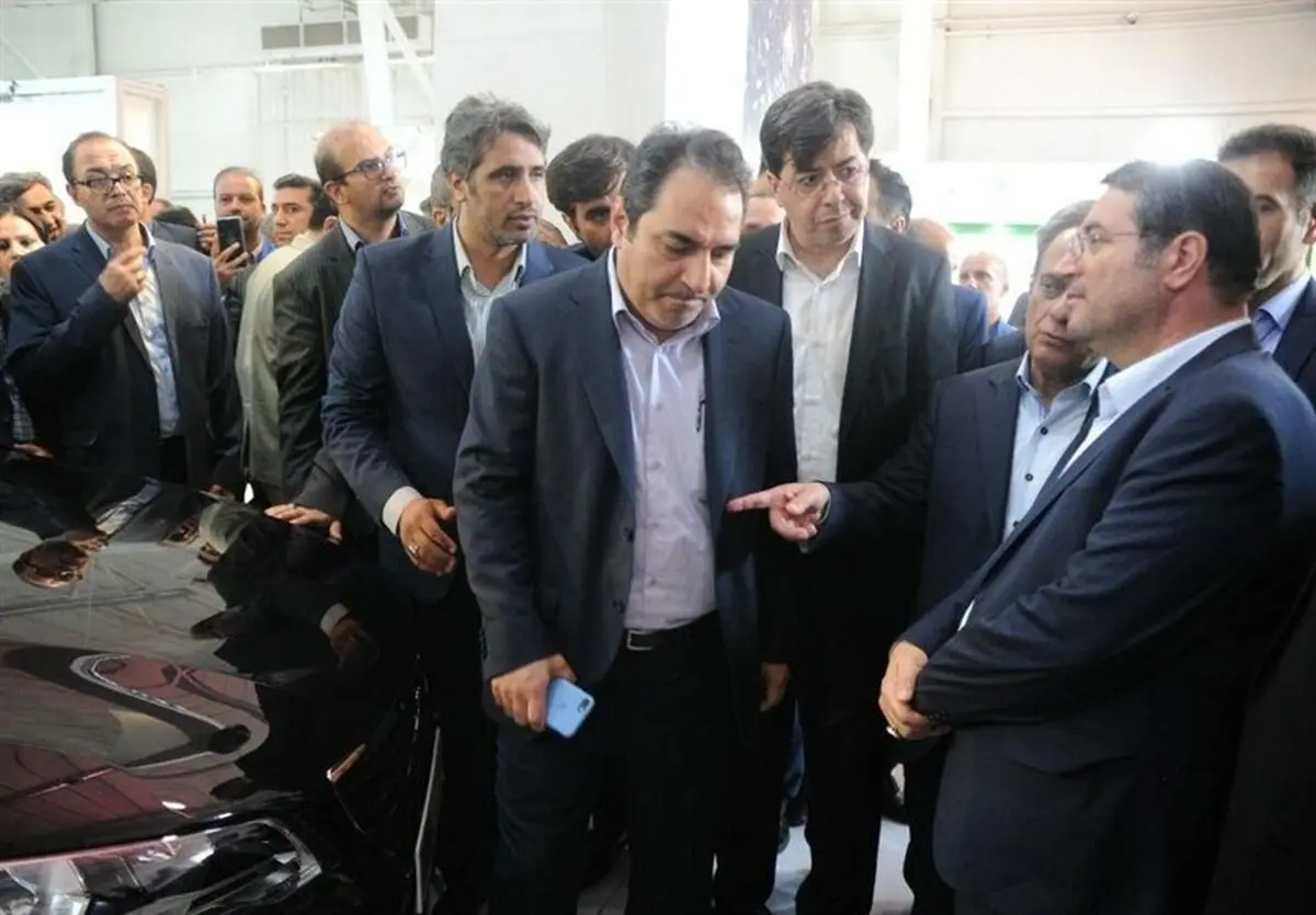 بازدید وزیر صنعت از نخستین محصول جهاد خودکفایی ایران خودرو
