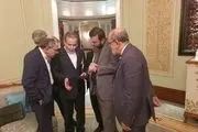  ماجرای قرار دادن یک اسلحه خاص روی میز ویتکاف!