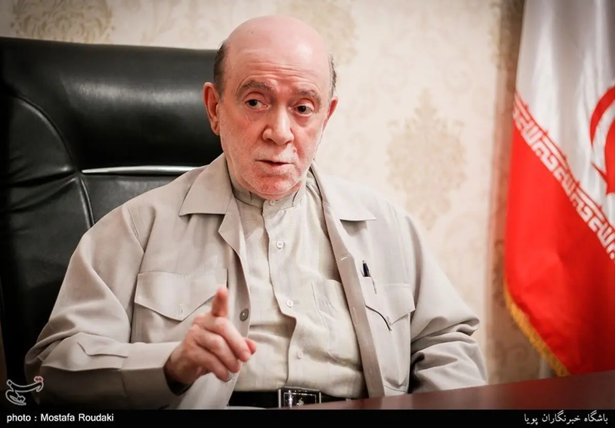 عده‌ای ‌فکر می‌کنند با خنده‌رویی می‌شود بر دشمن غلبه کرد 