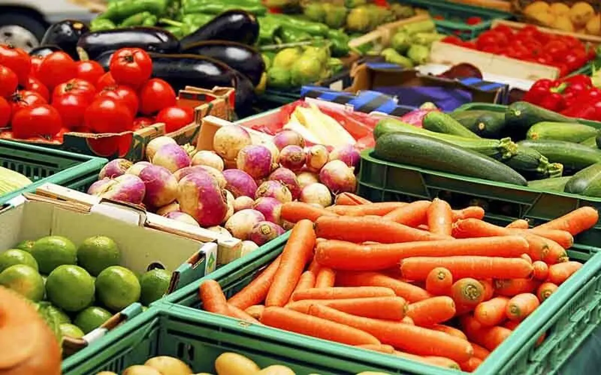 کاهش ۱۰ تا ۱۵ درصدی قیمت پیاز و گوجه فرنگی