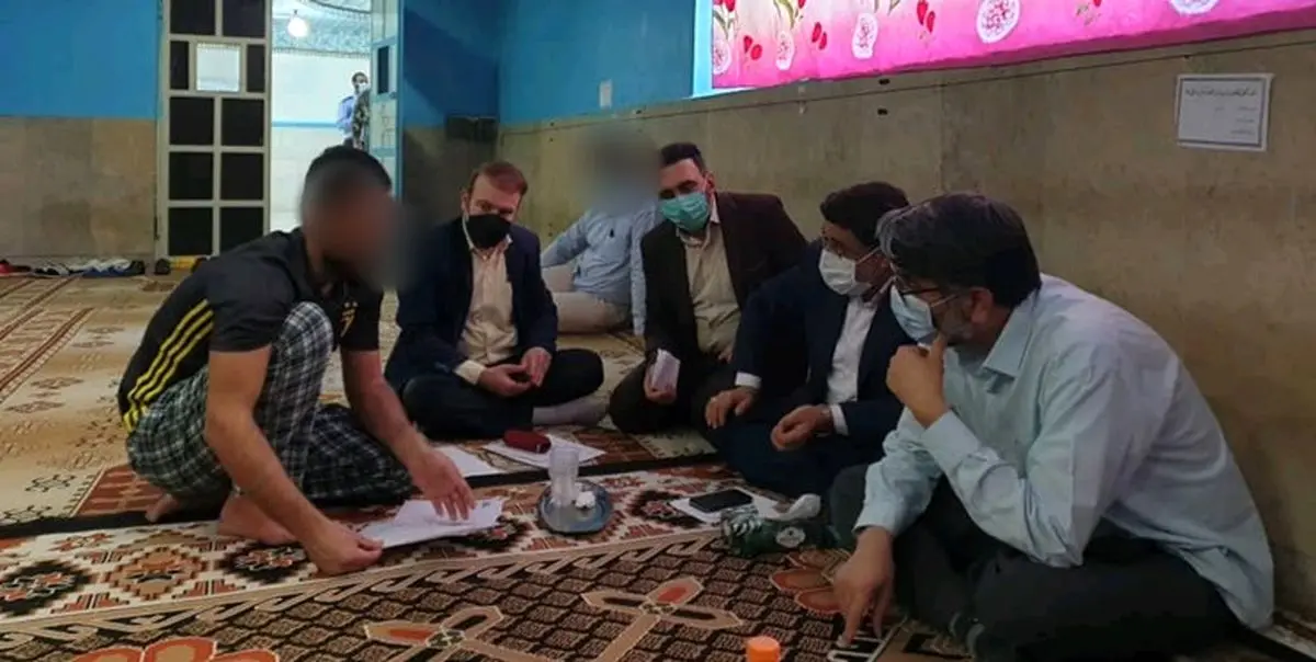 بازدید سرزده رئیس سازمان زندانها از ندامتگاه تهران بزرگ