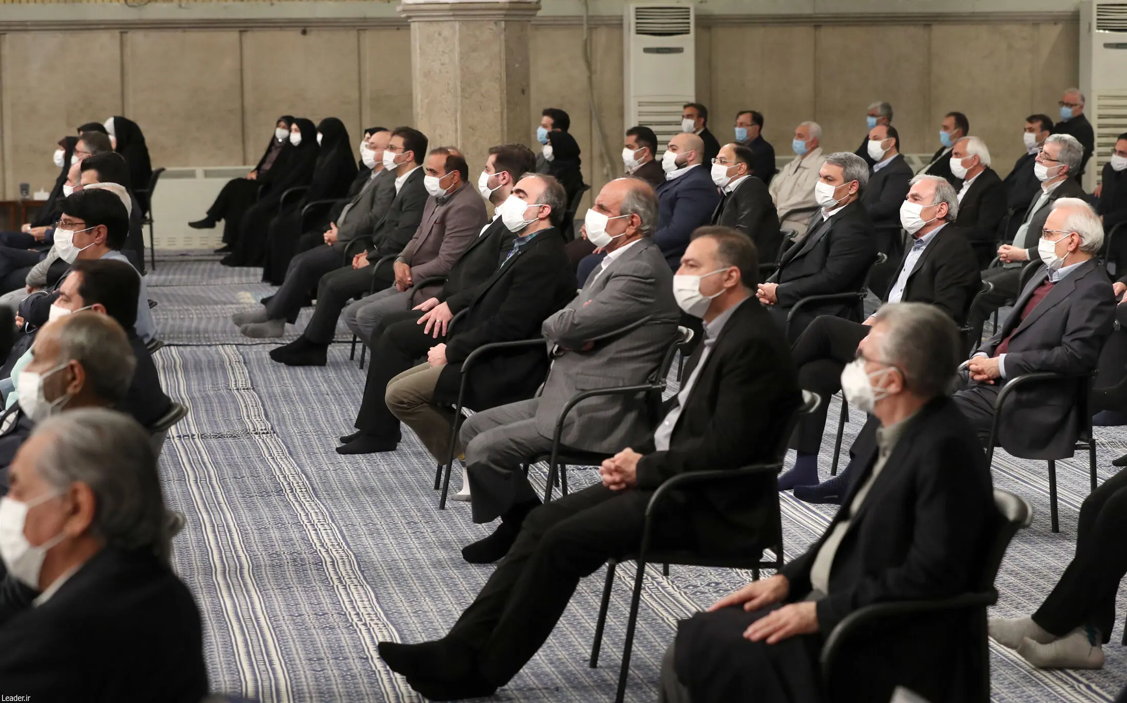 دیدار جمعی از تولیدکنندگان و فعالان صنعتی با رهبر معظم انقلاب/گزارش تصویری