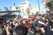 پیکر مطهر شهید آتش‌نشان بر دوش مردم اسلامشهر تشییع
شد
