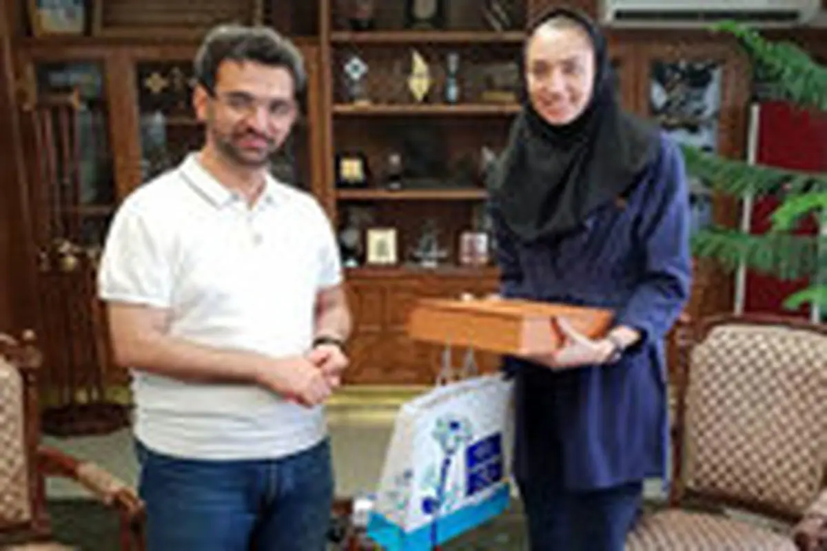 ماجرای"شلوار لی"پوشیدن وزیر ارتباطات از زبان خودش!