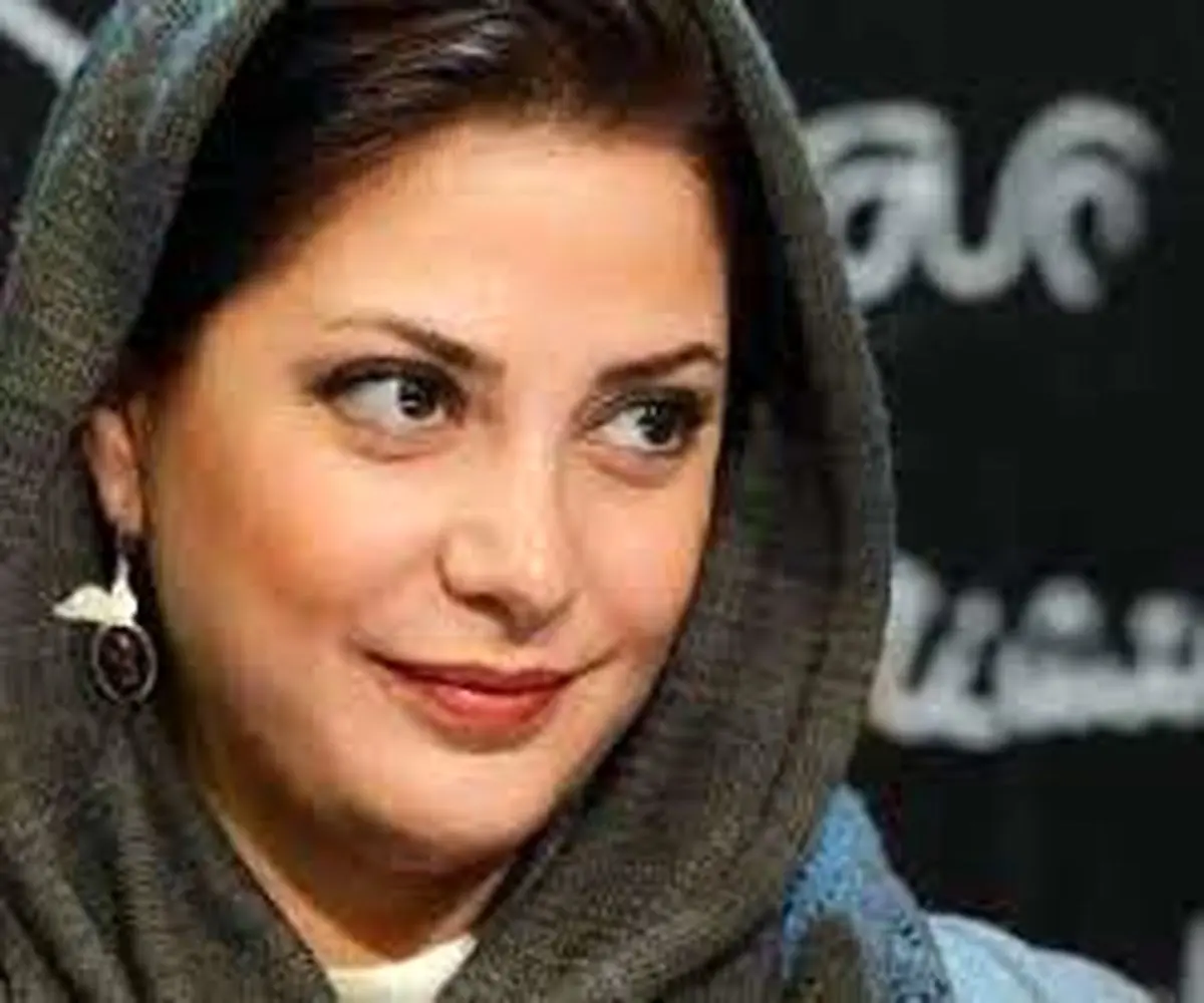 اشک شوق «طناز طباطبایی» در لحظه بردن سیمرغ بلورین+فیلم