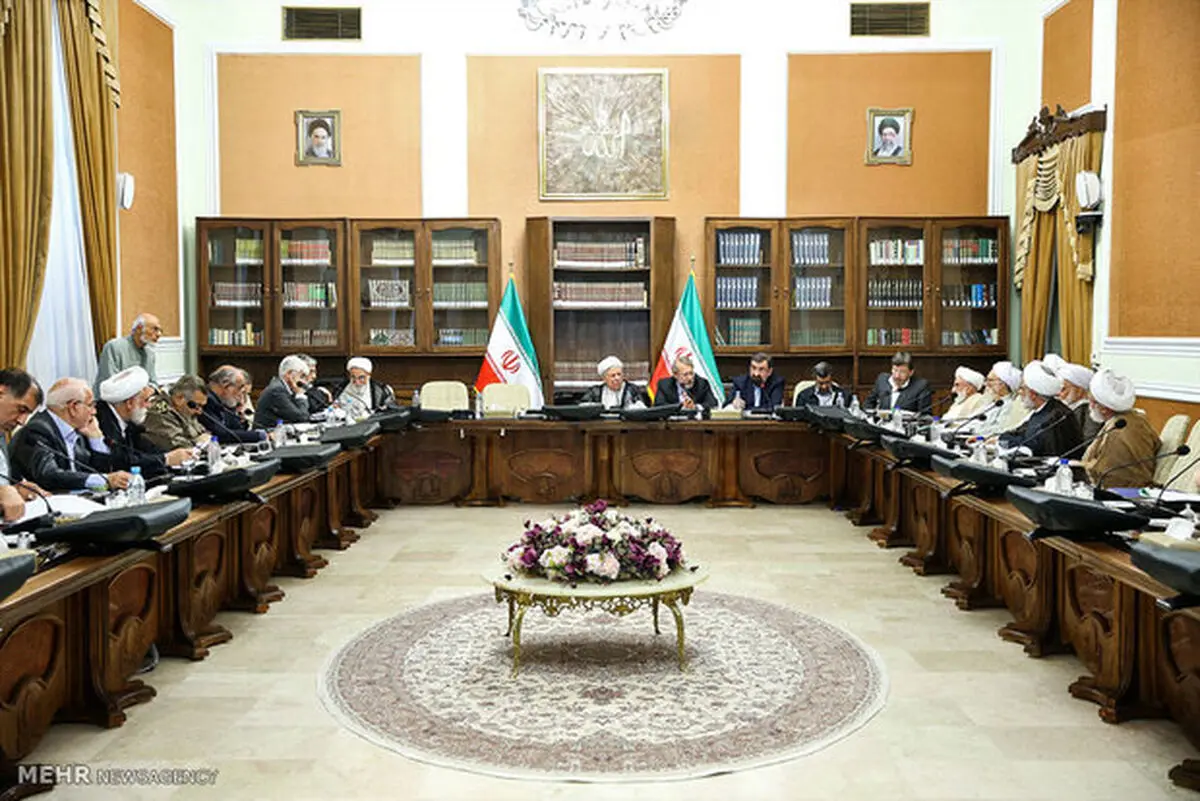 دولت نباید از صندوق توسعه ملی برای امور جاری و عمرانی ناکارآمد از آن برداشت کند