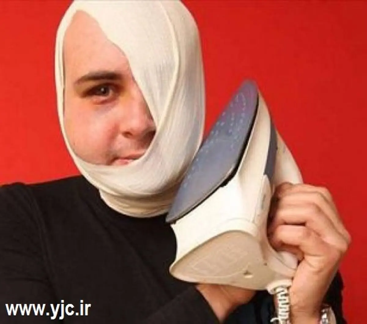 عاقبت جواب‌دادن اتو بجای تلفن + عکس