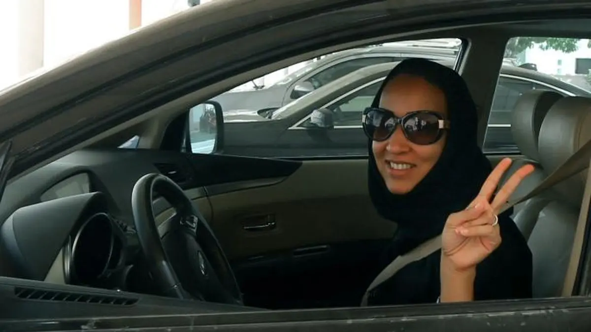 زنی که به خاطر رانندگی در خیابانهای عربستان دستگیر شد