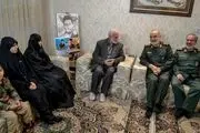 فرمانده کل سپاه باخانواده‌ شهیدان «زمانی‌نیا» و «پاشاپور»دیدارکرد