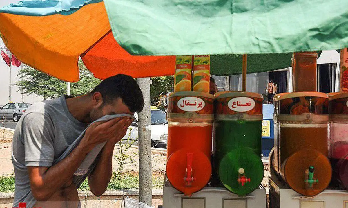 از خرید آب میوه از چرخی‌ها و دستفروشان در سطح شهر بپرهیزید