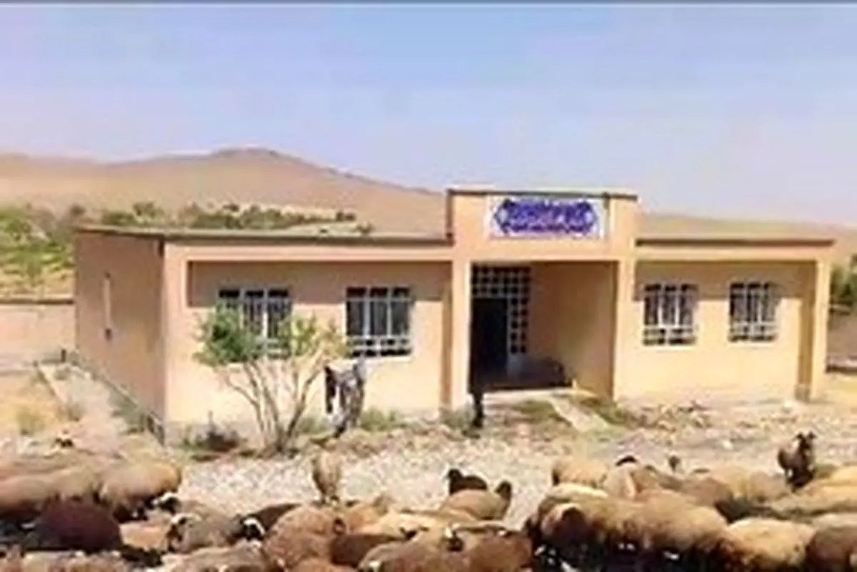 مدرسهای که به طویله تبدیل شده است! +عکس