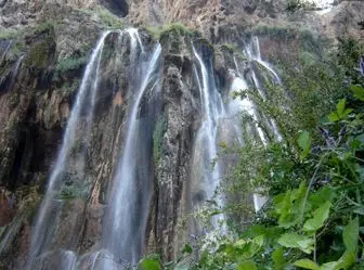  آبشاری زیبا در لرستان/ عکس