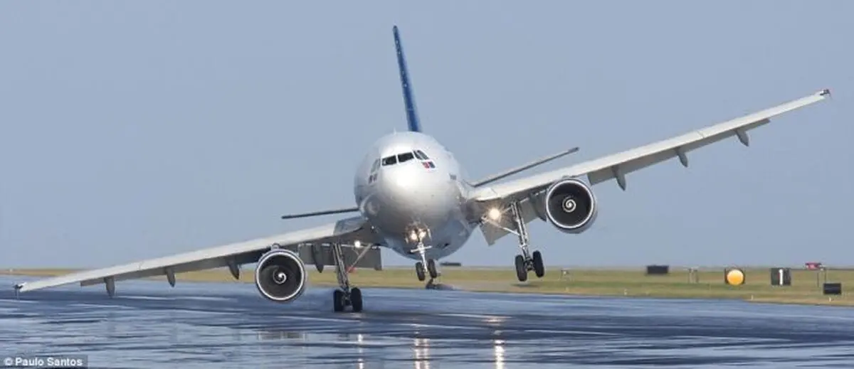 عبور هواپیمای مسافربری در ارتفاع پایین آسمان زاهدان!