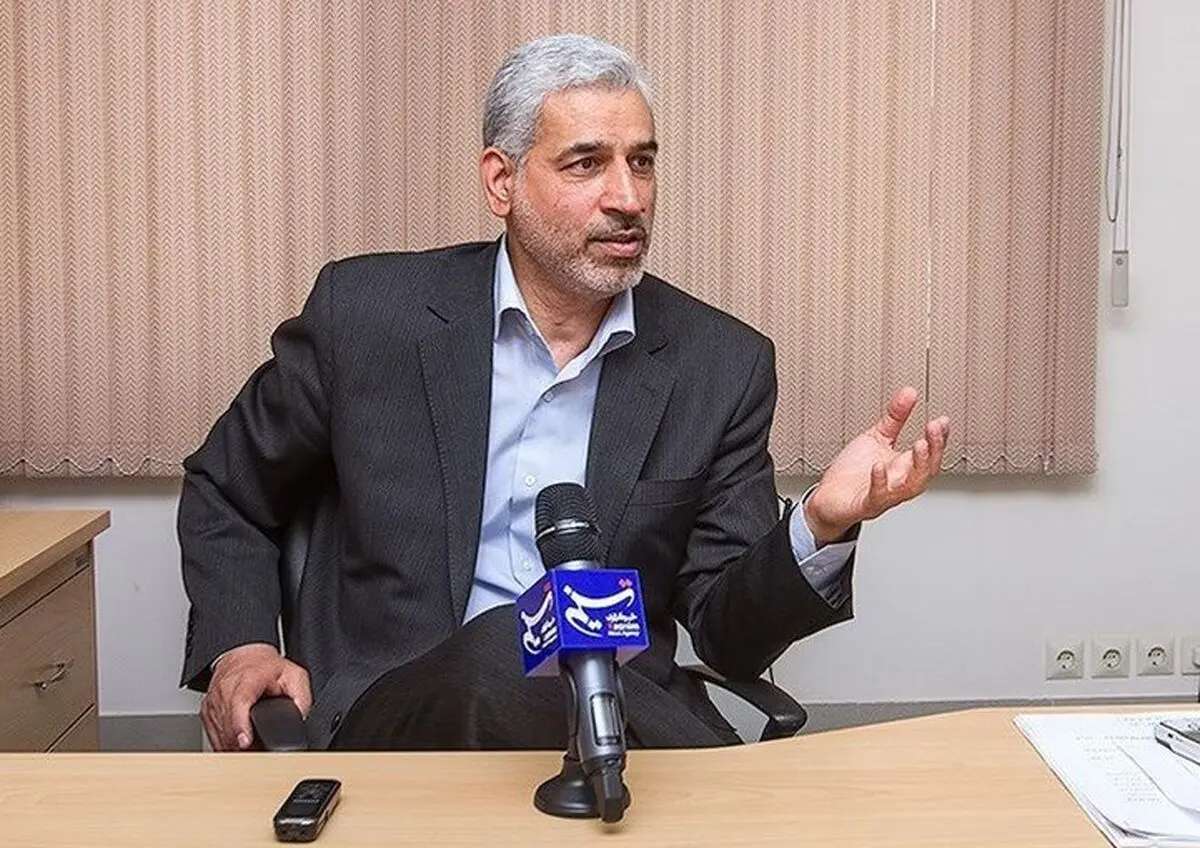 احمدی نژاد هر روز تنهاتر از دیروز