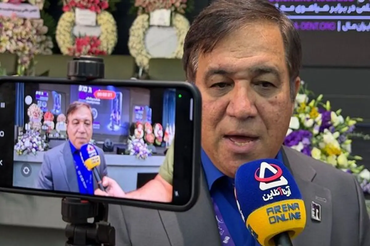 حضور علی تاجرنیا در کنگره دندانپزشکی ایران