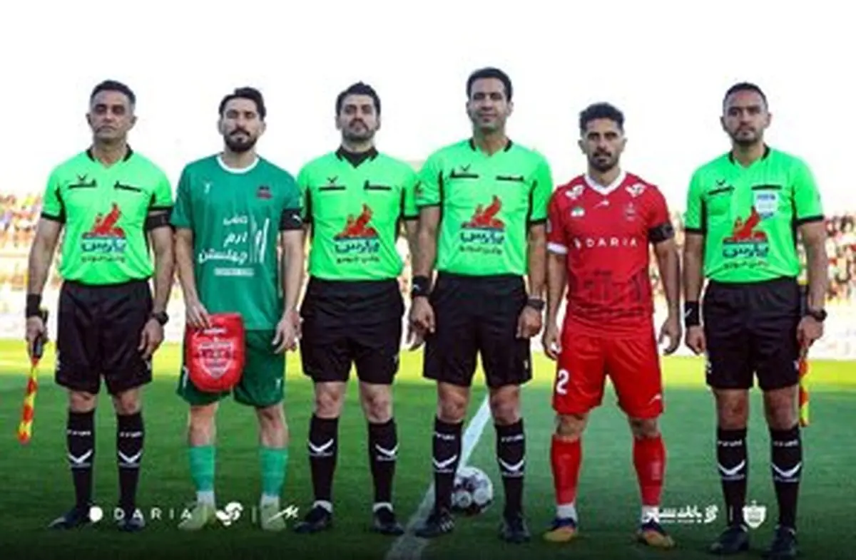 داور بازی پرسپولیس و شمس‌آذر مورد حمله قرار گرفتند+ فیلم