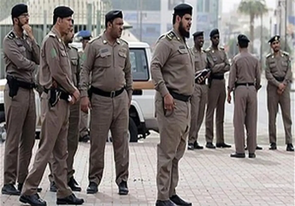 نظامیان سعودی به منازل فعالان در شهر شیعه‌نشین القطیف حمله کردند