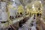 سفره افطار در صحن باصفای حضرت زهرا(س)/گزارش تصویری