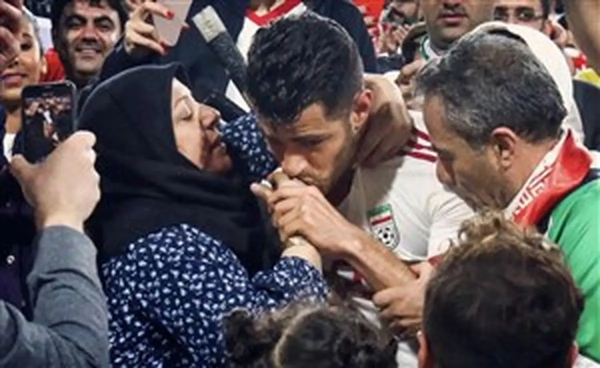 عشق پور علی گنجی به مادرش جهانی شد