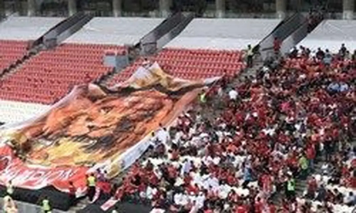 درگیری شدید لفظی هواداران پرسپولیس با تماشاگران اماراتی 