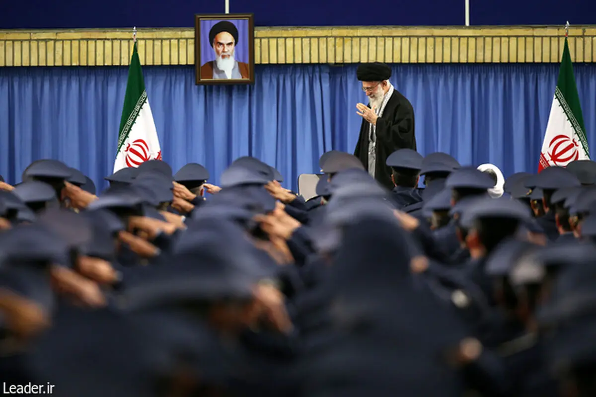 مشارکت همگانی در انتخابات نظام را بیمه می‌کند/ جنجال‌های روزمره انتخاباتی مسئولان را از اقتصاد غافل نکند/ تأکید بر حضور چشمگیر و دشمن‌شکن مردم در راهپیمایی ۲۲ بهمن