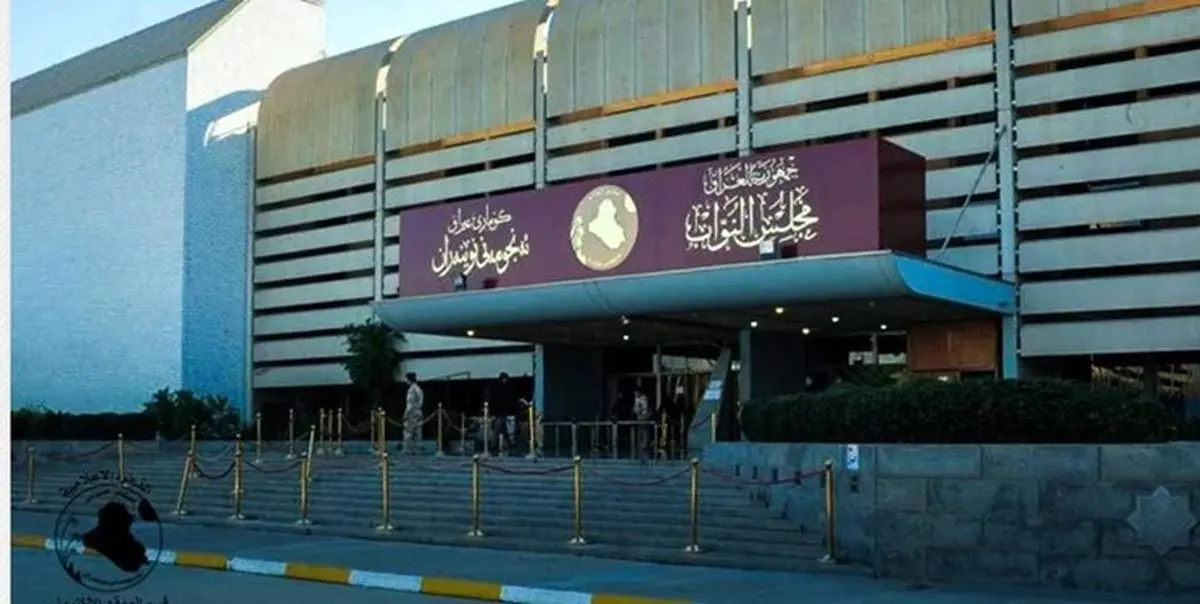 یورش آشوبگران حامی صدر به پارلمان عراق+فیلم
