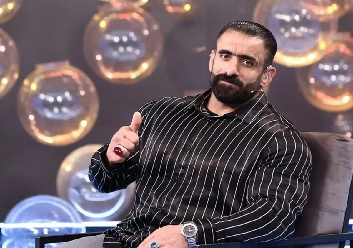 رقص بامزه هادی چوپان مقابل پسرش در سالن بدنسازی