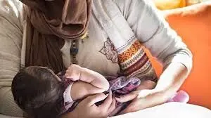 اهمیت تغذیه با شیر مادر/ ممنوعیت نمایش "شیرخشک" در تلویزیون
