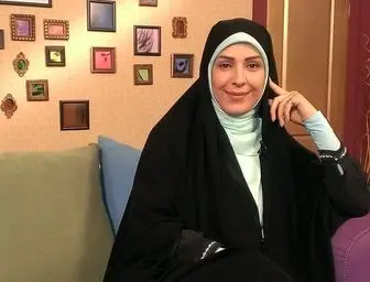 اعتراض شدید خانم مجری به چادر سر کردن شبنم نعمت‌زاده در دادگاه/ عکس