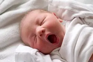 پیگیری جدی ساماندهی نوزادان بی‌هویت متولد شده در بیمارستان‌های استان تهران 